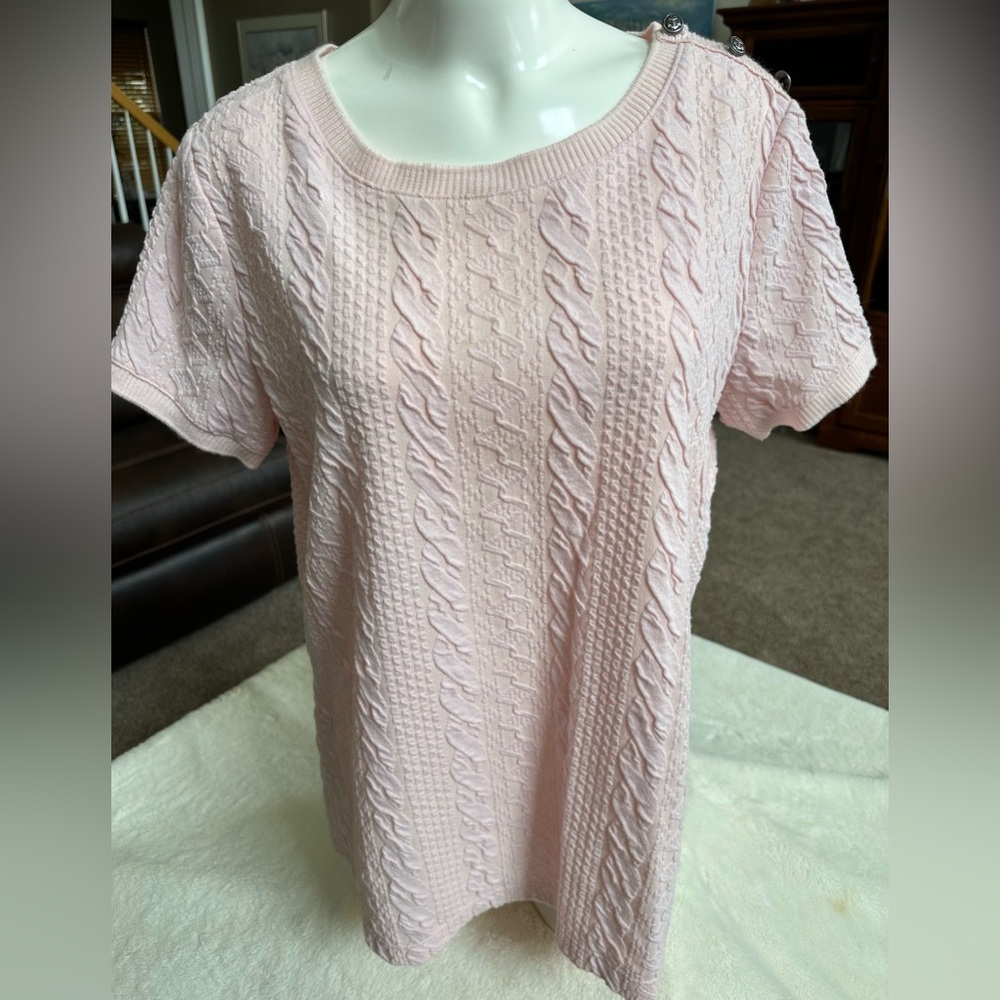 LANDS END. Short sleeve top.